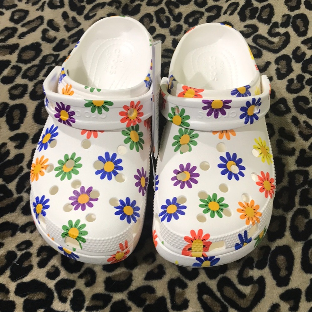 Wmns platform flower crocs 7 nwt